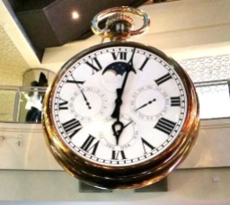 clock at melbourne Central 2016